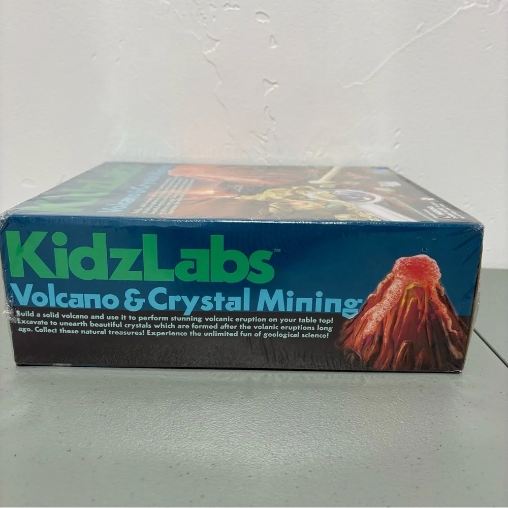 KidzLabs Volcano & Crystal Mining NEW SEALED Toysmith Science Educational Kit